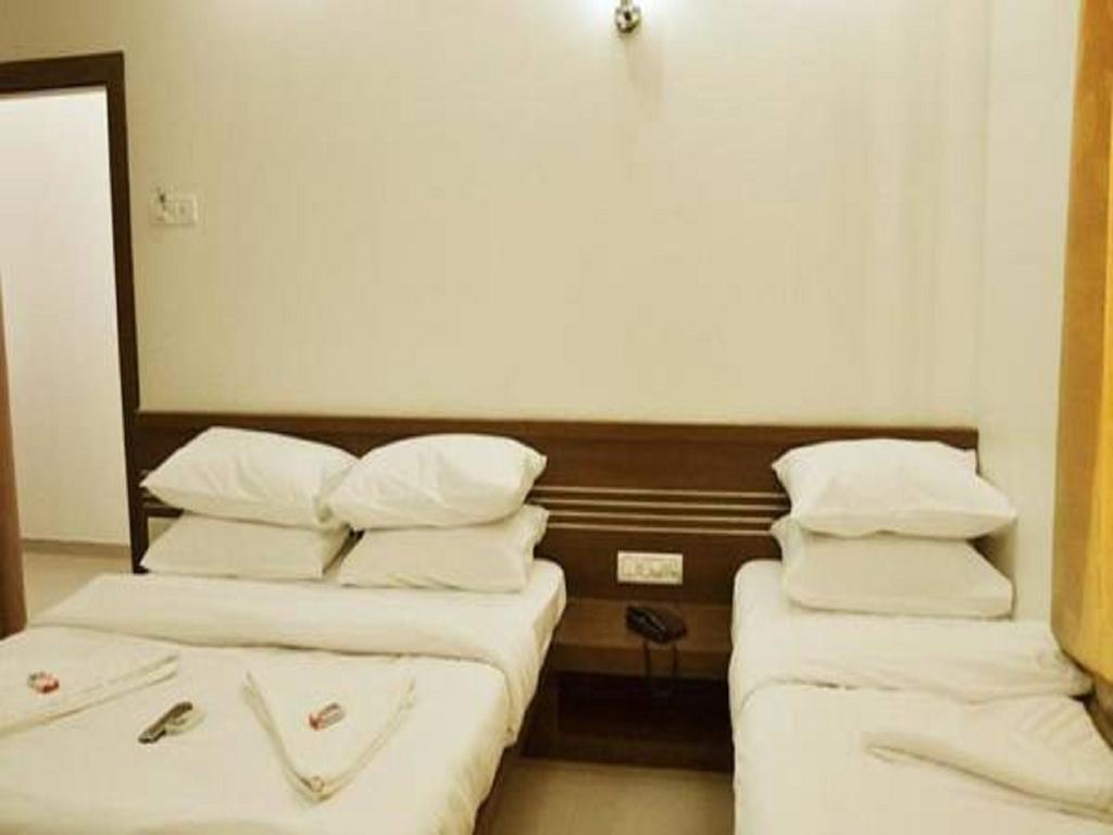 Hotel Airport Land Нью-Делі Номер фото